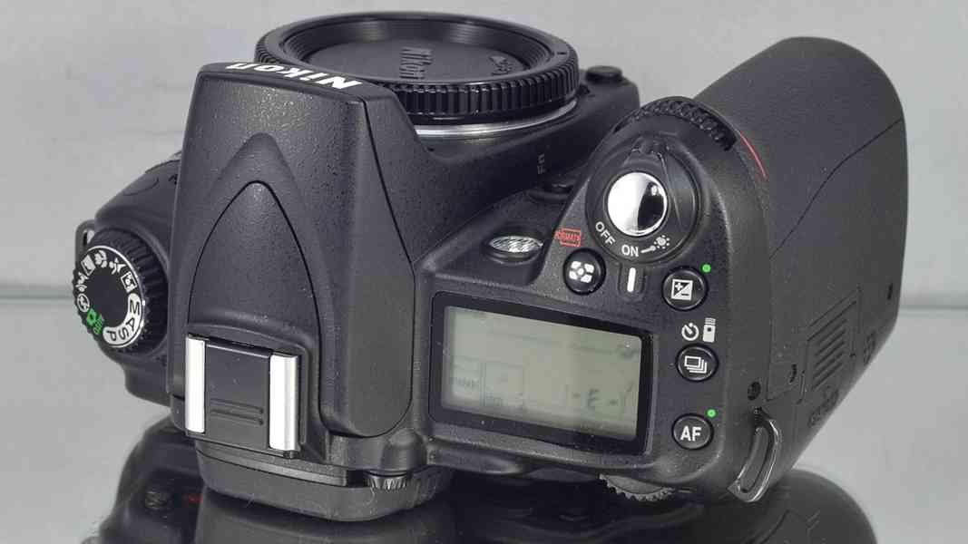 Nikon D90 **APS-C CMOS 12,3 MPix*HDV 26000 Exp. - foto 5