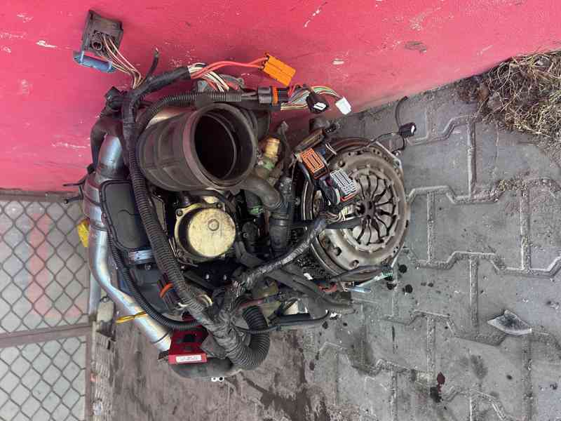 Motor 1,5 DCI 78KW K9K P7 Renault Scenic kompletní - foto 3