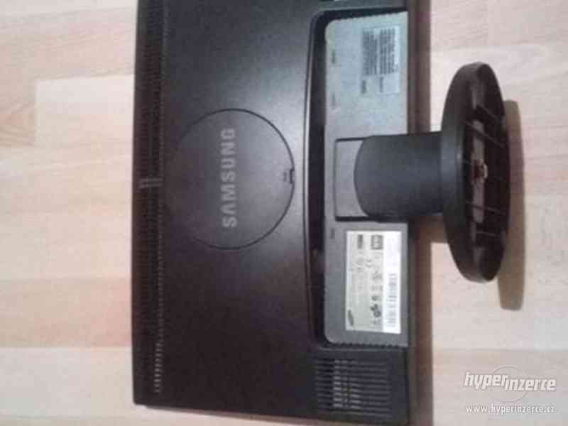 Prodam monitor Samsung SynMaster 943SN - foto 3