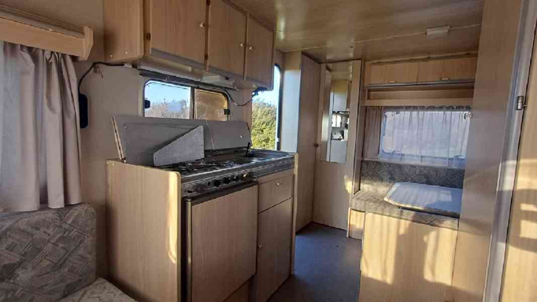 Karavan Caravelair Bamba 395 T + předstan + 100km/h  - foto 13