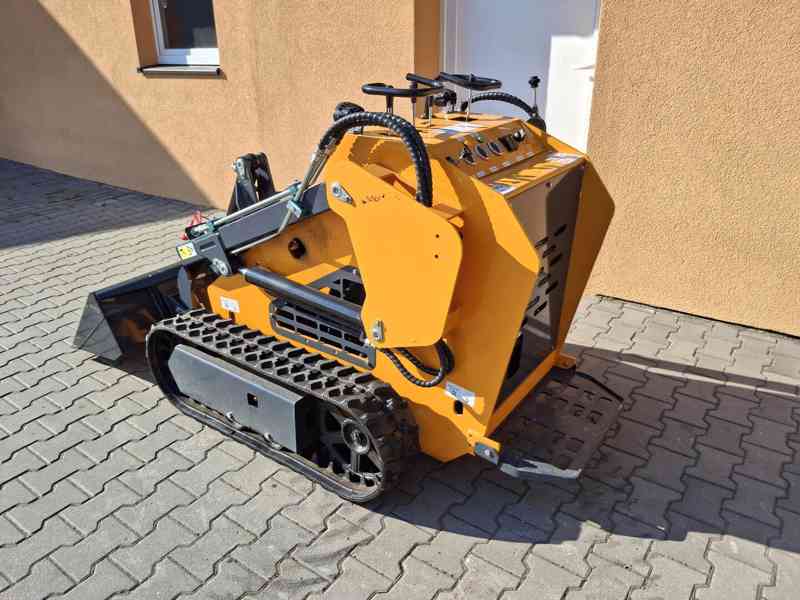 Mini pásový nakladač BCT-400 23 HP, 740 kg - foto 2