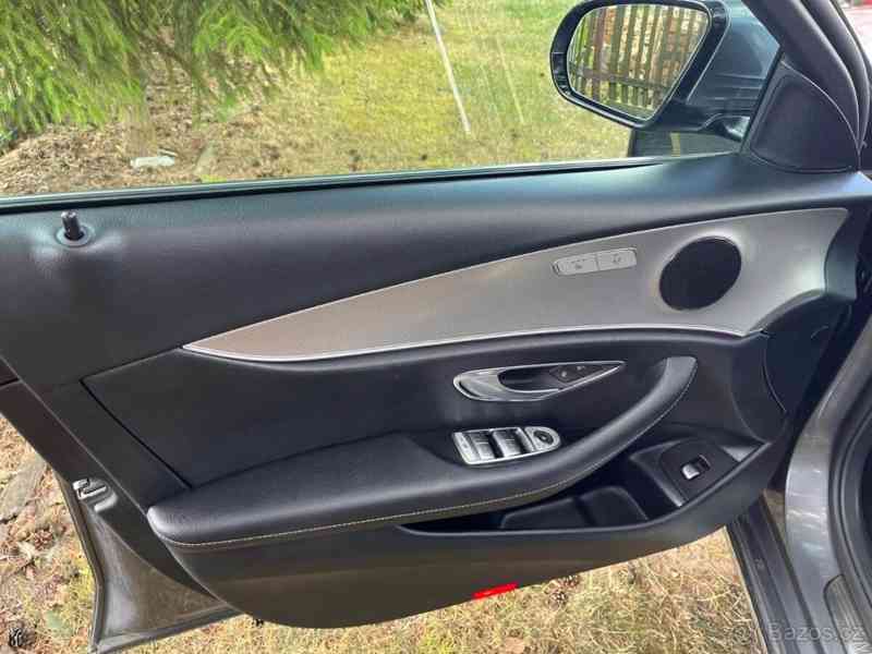Mercedes-Benz Třídy E 2,2 E220 - foto 3