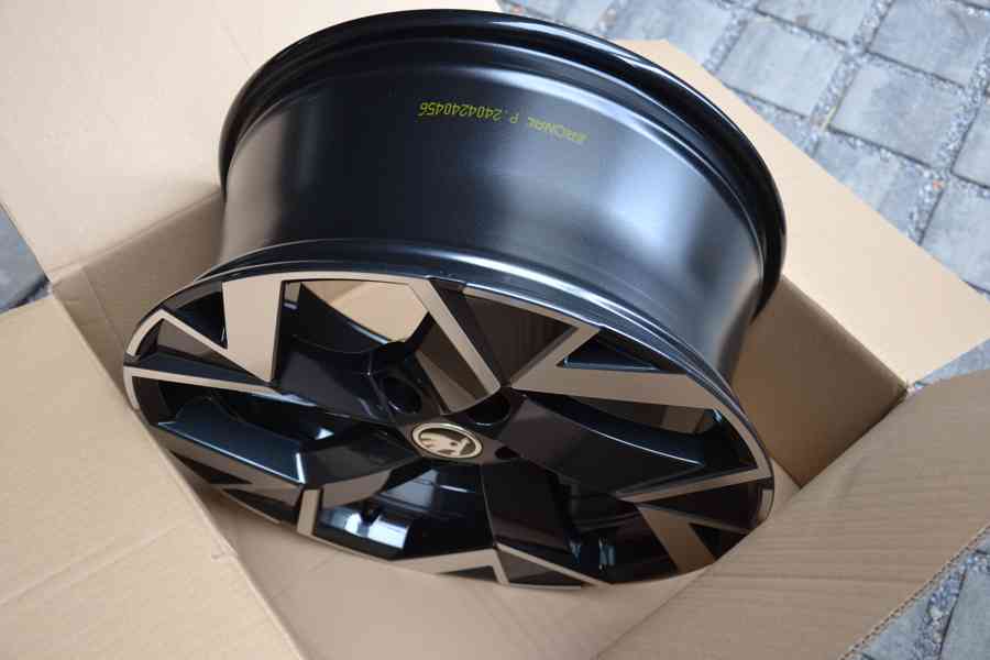 Š.Superb III/IV/VW Passat B8-NOVÉ orig.Alu 18-8x18,ET44 - foto 24