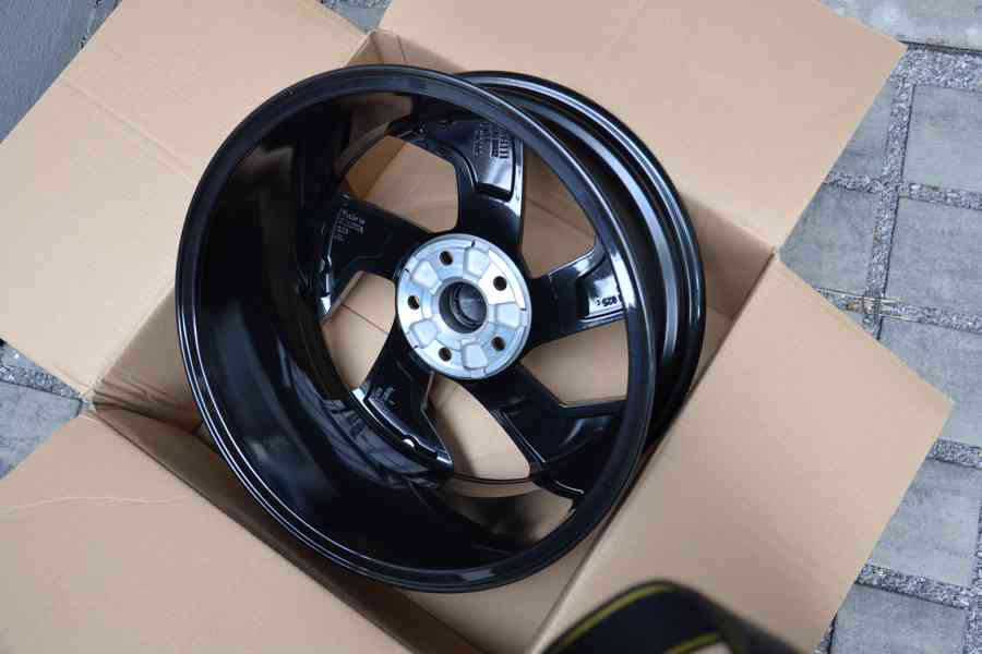 Š.Superb III/IV/VW Passat B8-NOVÉ orig.Alu 18-8x18,ET44 - foto 20