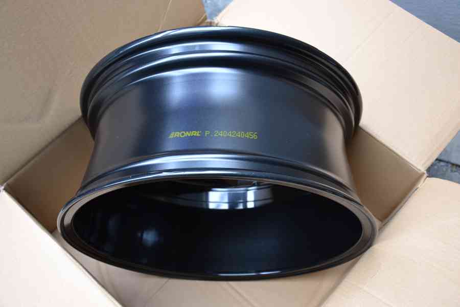 Š.Superb III/IV/VW Passat B8-NOVÉ orig.Alu 18-8x18,ET44 - foto 14