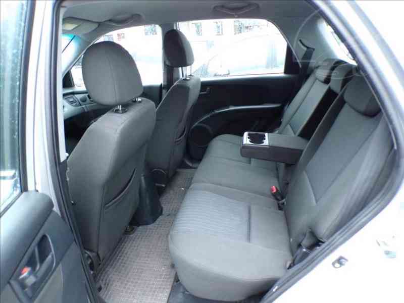 Kia Sportage 2,0 CRDI-TAŽNÉ ZAŘÍZENÍ - foto 8