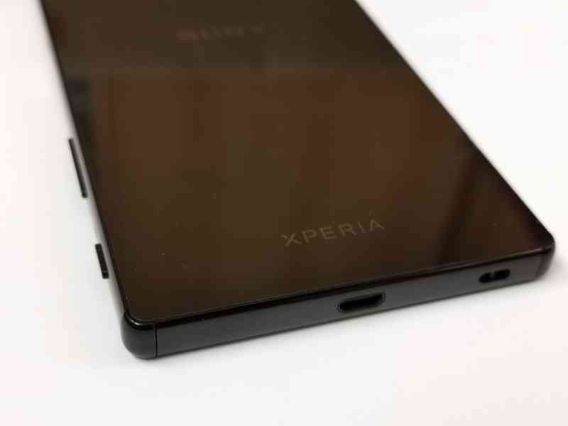 SONY Xperia Z5 Premium 4K 32GB černá LTE - foto 7