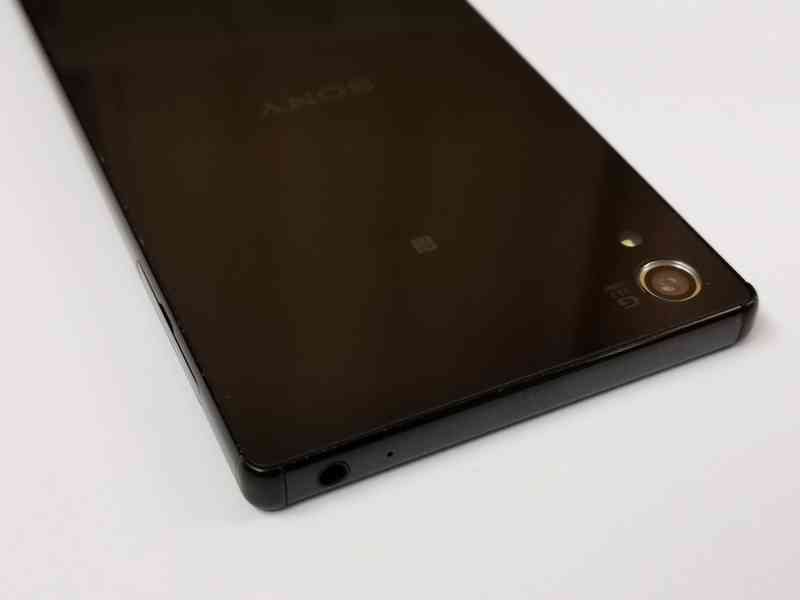 SONY Xperia Z5 Premium 4K 32GB černá LTE - foto 6