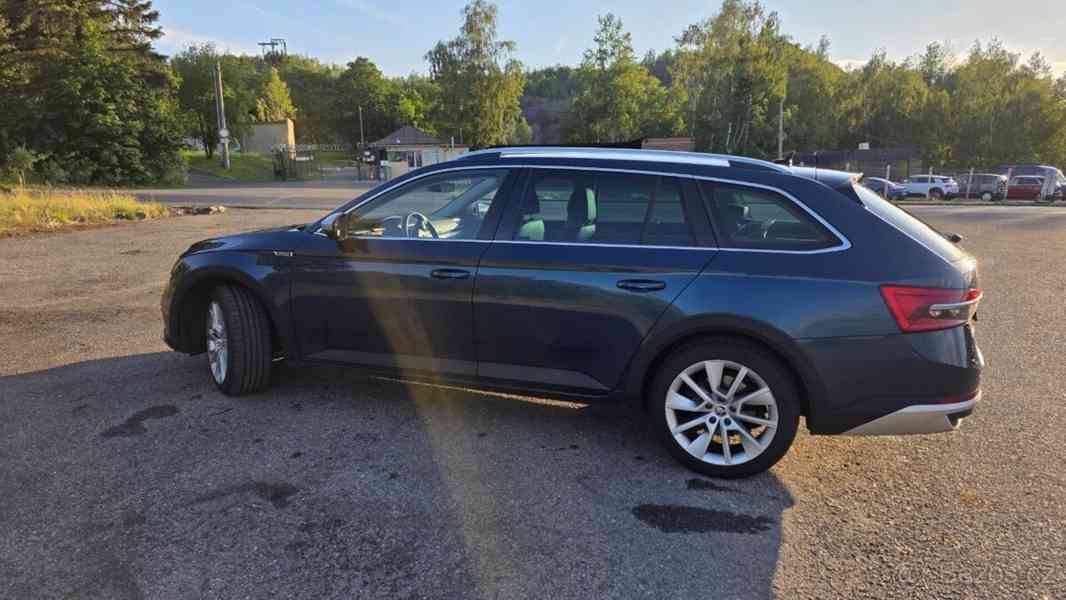 Škoda Superb 2,0   Scout TDI - 2022 - foto 16