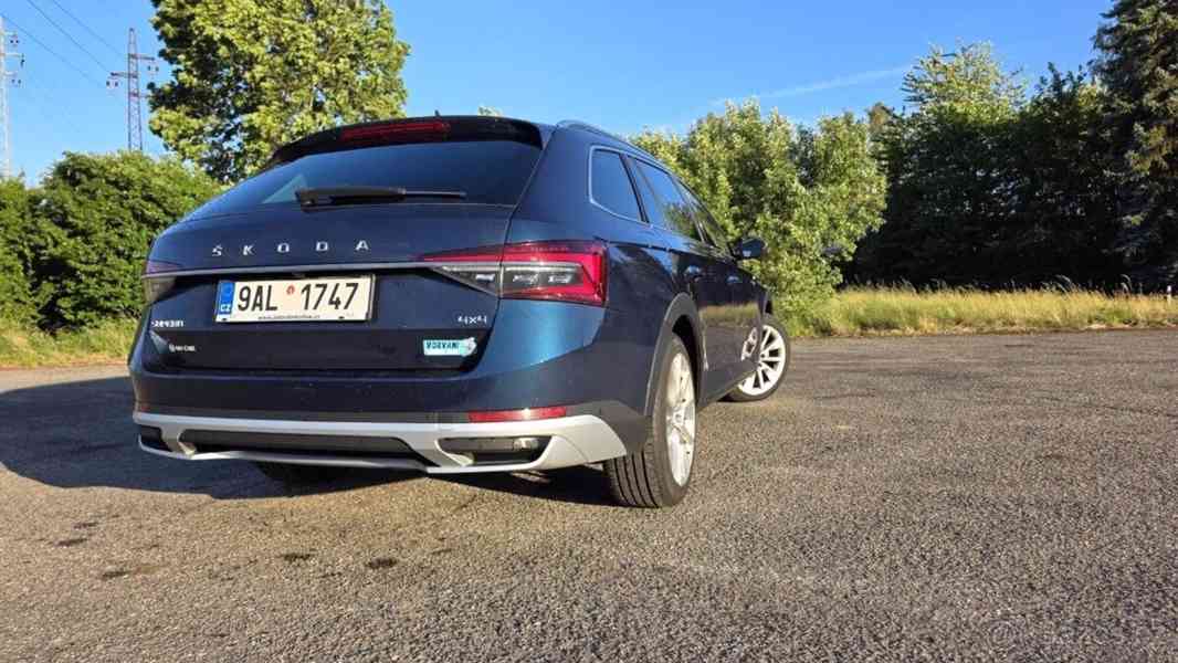 Škoda Superb 2,0   Scout TDI - 2022 - foto 12