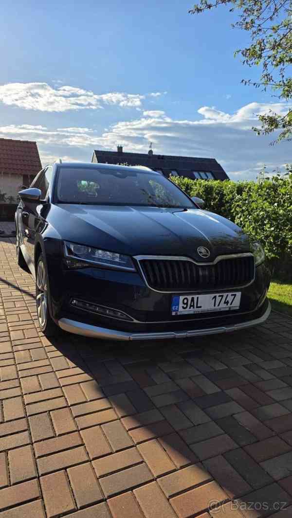 Škoda Superb 2,0   Scout TDI - 2022 - foto 19