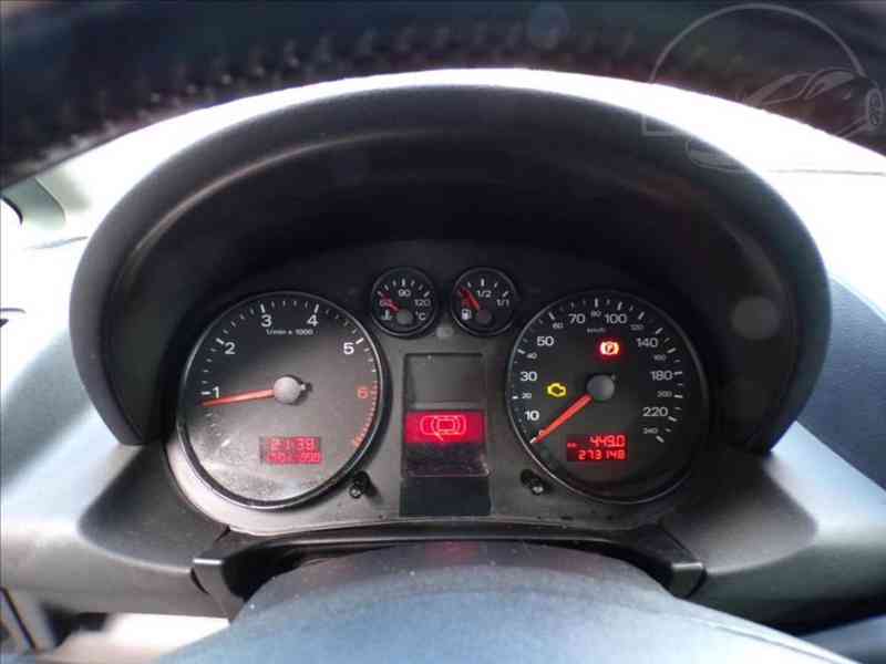 Audi A2 1,4 16V - foto 5