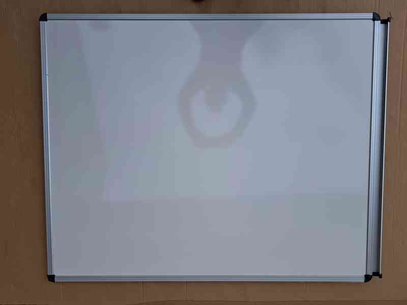 Bílá tabule 90x120 cm KERAMICKÁ s odkládací lištou NOVÁ - foto 2