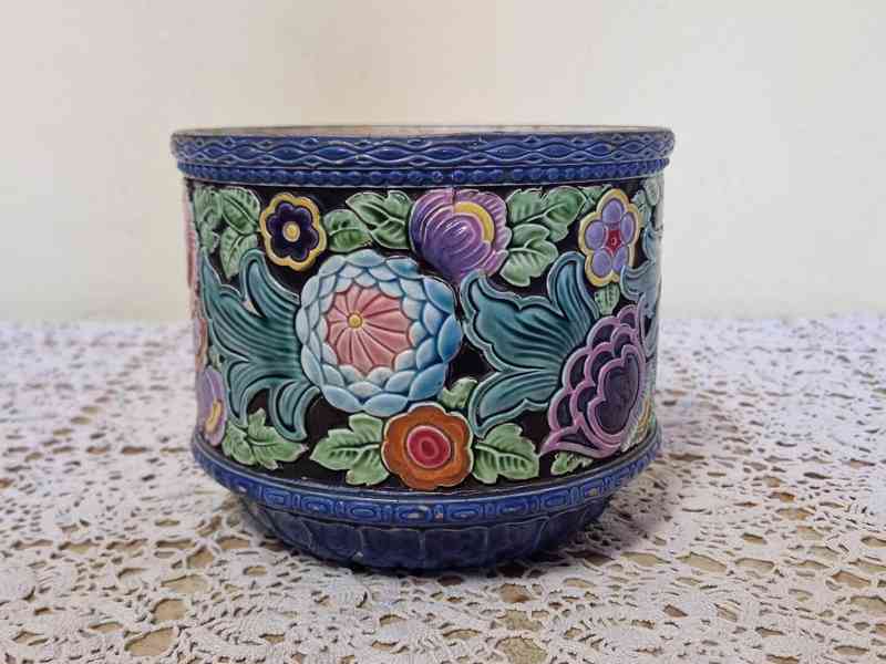 Krásný secesní barevný Květináč Květník  Majolika Eichwald