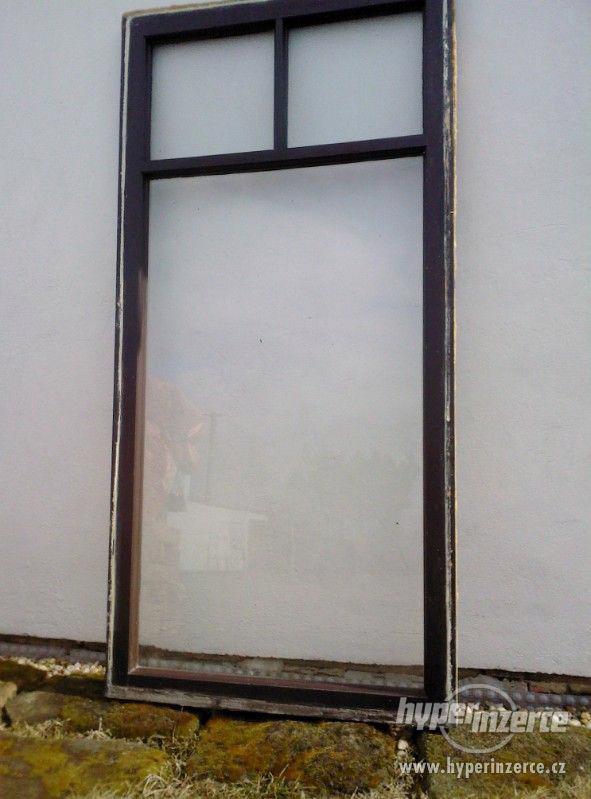 Okno v rámu - foto 1