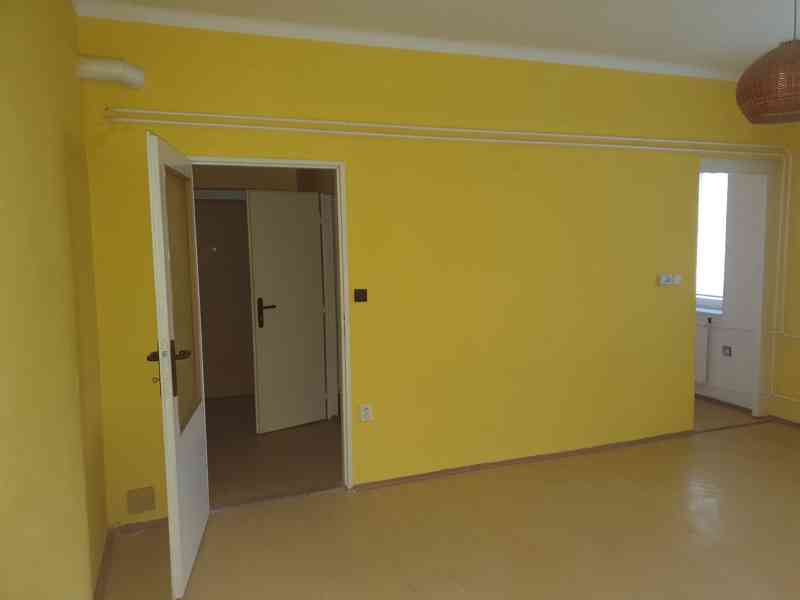 Pronájem cihlového nezařízeného bytu 1+1, 35 m2, Šternberk u - foto 2