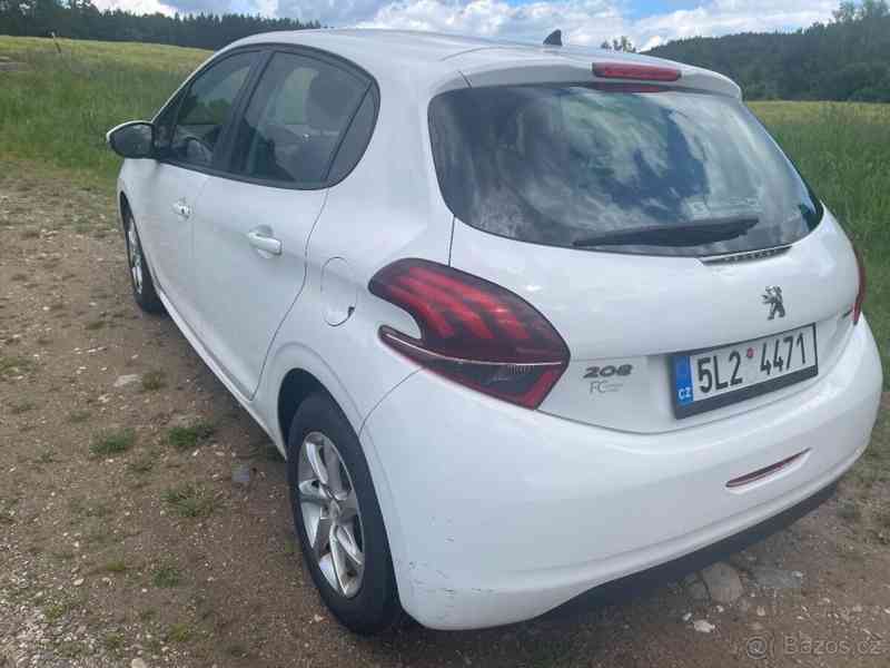 Peugeot 208 1,2 - foto 8