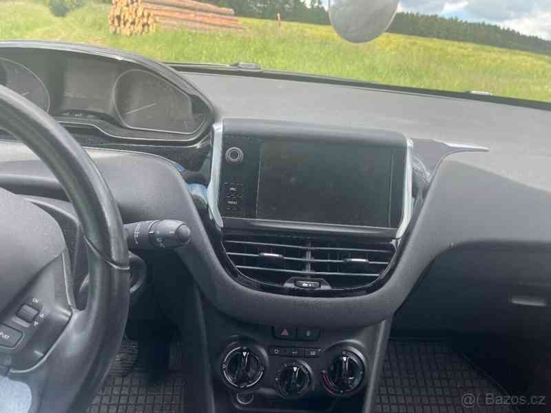 Peugeot 208 1,2 - foto 3