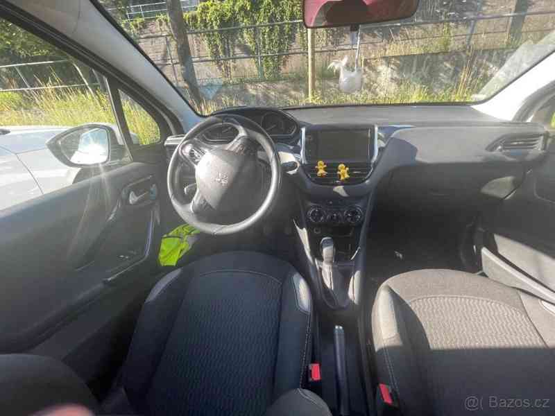 Peugeot 208 1,2 - foto 11