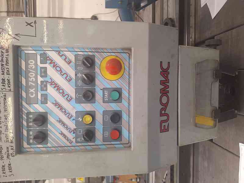Použitý vysekávací lis EUROMAC CX 750/30, r. v. 1998 - foto 3