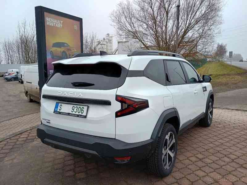 Dacia Bigster 1,8   journey hybrid 155- malý nájez - foto 6