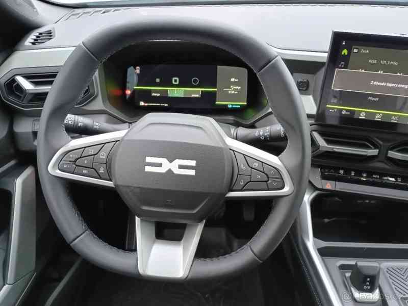 Dacia Bigster 1,8   journey hybrid 155- malý nájez - foto 11