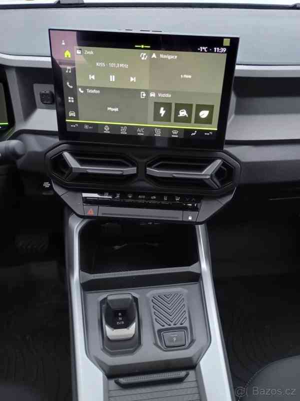 Dacia Bigster 1,8   journey hybrid 155- malý nájez - foto 13