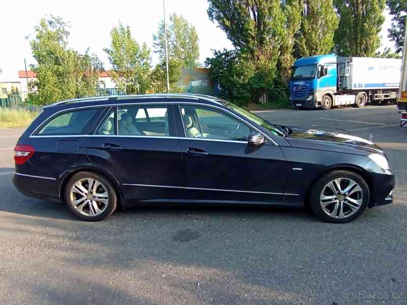 Mercedes-Benz Třídy E 3,0 4MATIC kombi, světlá kůže - foto 4