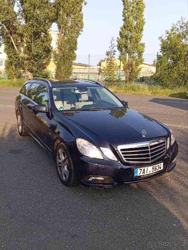 Mercedes-Benz Třídy E 3,0 4MATIC kombi, světlá kůže - foto 9