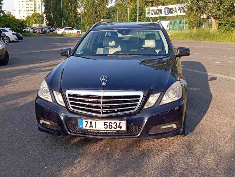 Mercedes-Benz Třídy E 3,0 4MATIC kombi, světlá kůže - foto 3