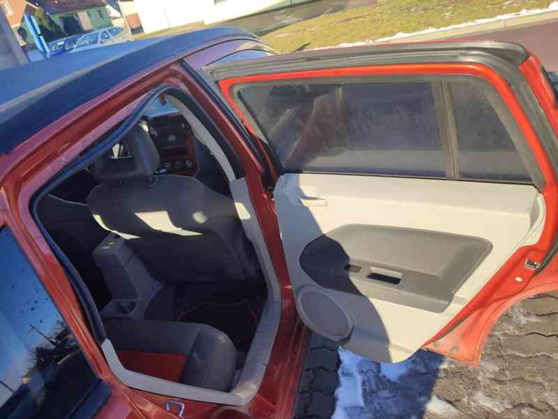 Dodge caliber 2.0 103 kw - foto 15