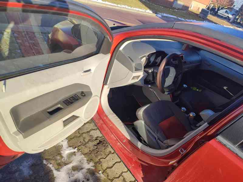 Dodge caliber 2.0 103 kw - foto 12