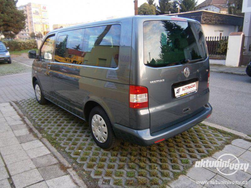 Volkswagen Multivan 2.5, nafta, rok 2004 - foto 2