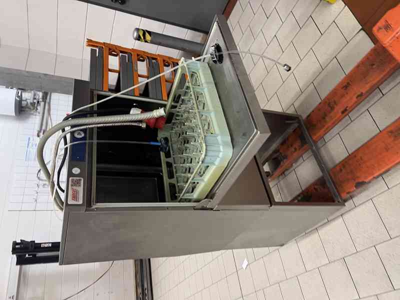 MYČKA NA NÁDOBÍ a podnosy - foto 4