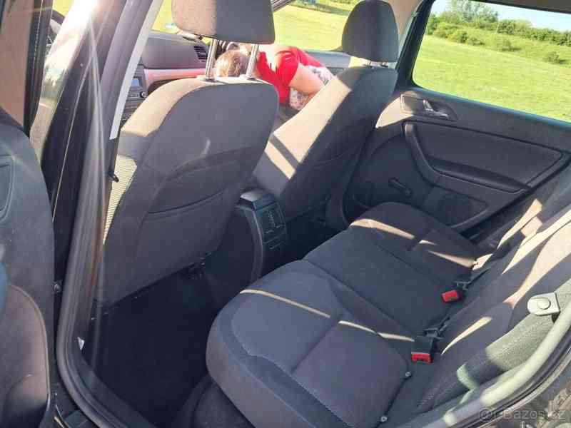 Škoda Yeti 2,0 TDI 81kW TOP STAV - foto 14