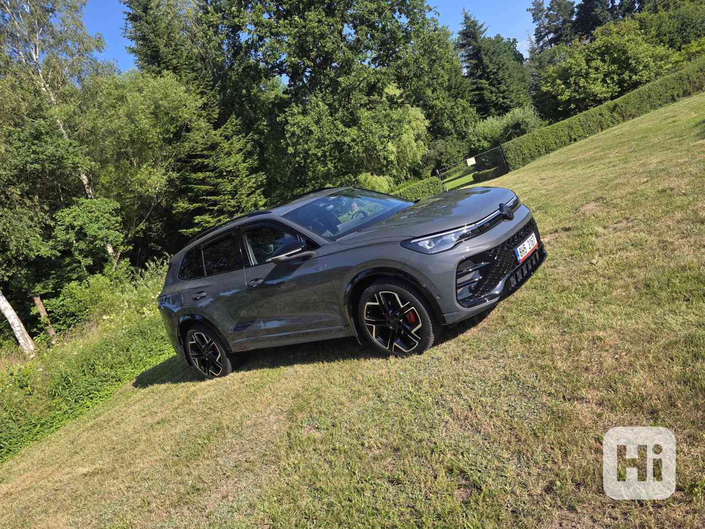 VW Tiguan  R-LINE - 2025 - 12800Km - Stav nového vozu - foto 1
