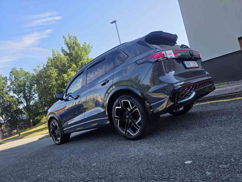 VW Tiguan  R-LINE - 2025 - 12800Km - Stav nového vozu - foto 11