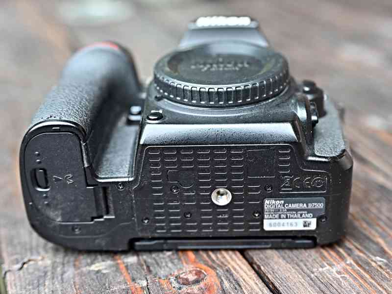 Tělo Nikon D7500 v top stavu - foto 6