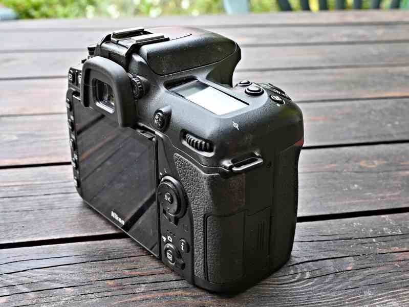 Tělo Nikon D7500 v top stavu - foto 2