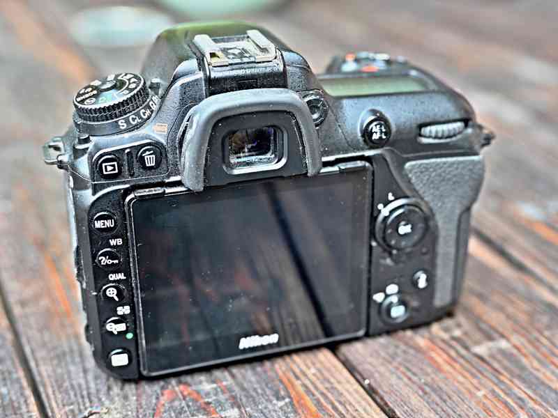 Tělo Nikon D7500 v top stavu - foto 5