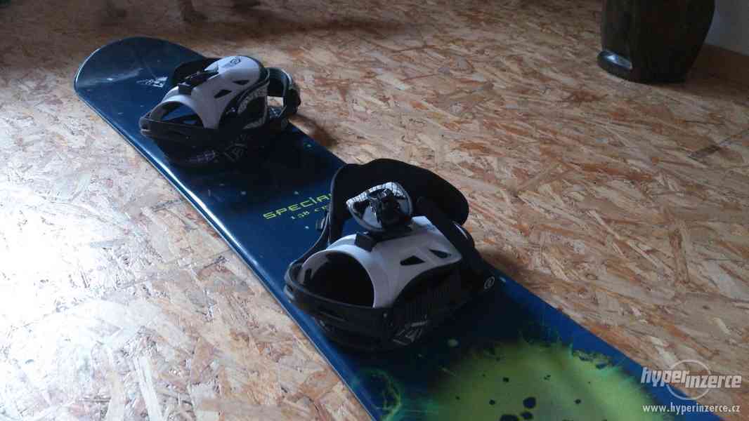 Snowboard s vázáním - foto 1