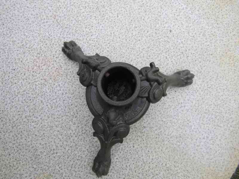 Stojan na vánoční stromek - litinový - foto 2