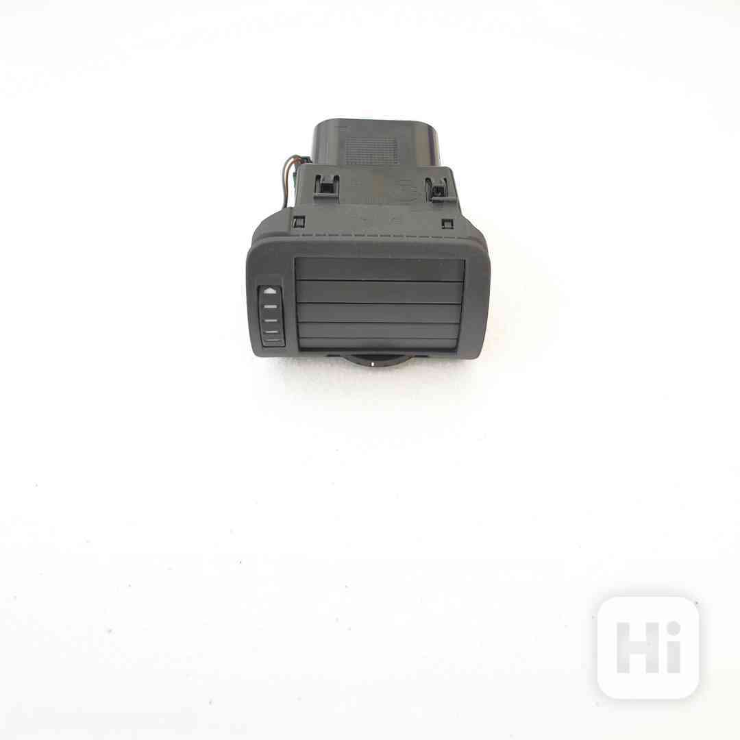 KRÁSNÝ Škoda SUPERB I výdech ofuk výduch 3U0 819 702 B - foto 1