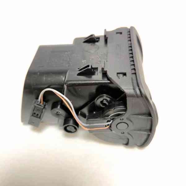 Škoda SUPERB 1 výdech ofuk ventilace topení 3U0 819 702 B - foto 3