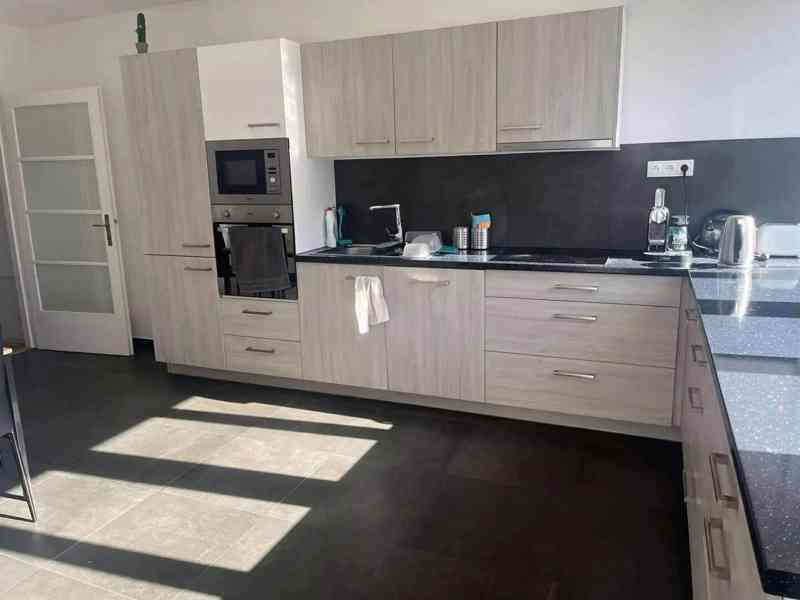Pronájem pokoje 100 m² - foto 7