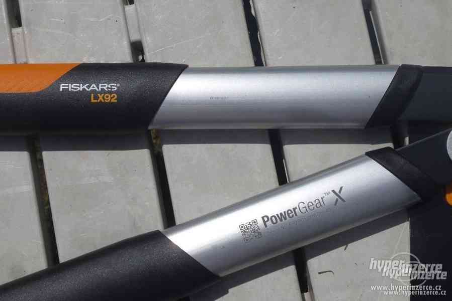Nůžky na silné větve Fiskars PowerGearX dvoučepelové - foto 3