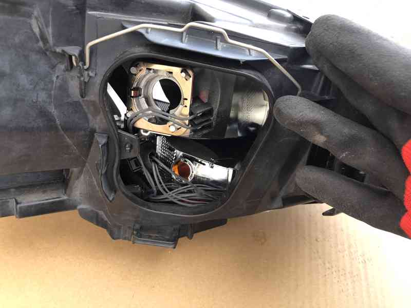 VW golf SPORTSVAN xenon levy svetlo leve 14-17 - foto 11