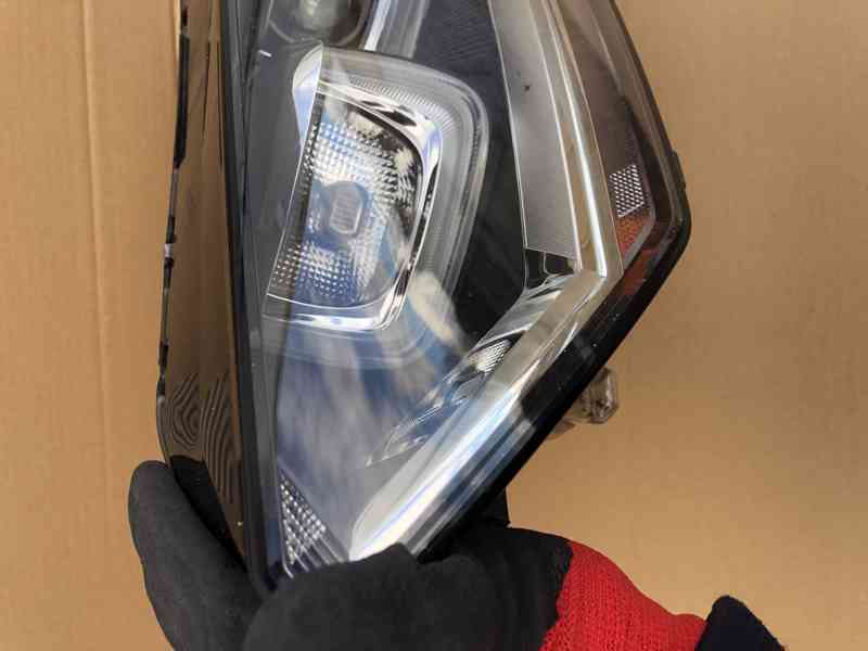 VW golf SPORTSVAN xenon levy svetlo leve 14-17 - foto 3