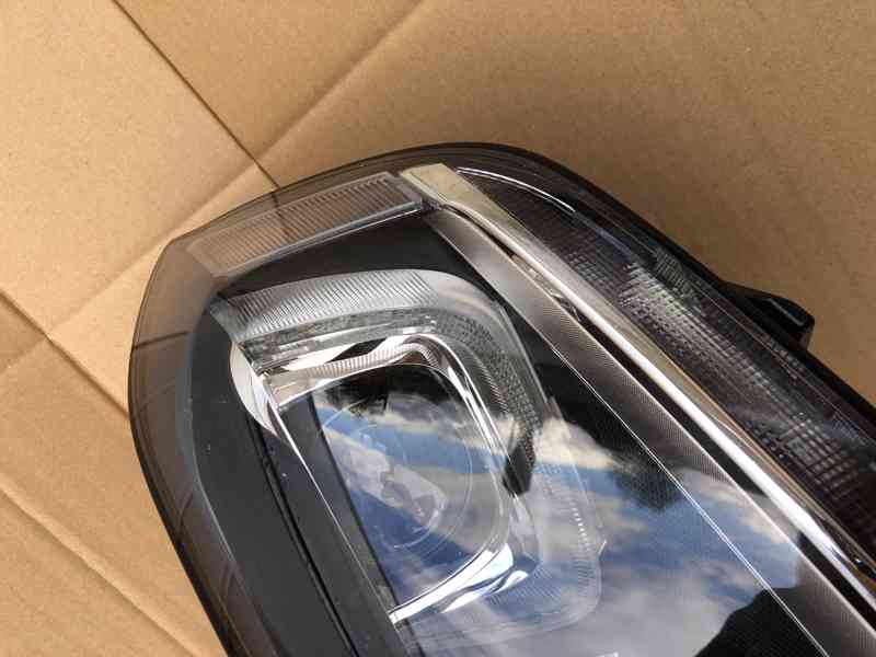 VW golf SPORTSVAN xenon levy svetlo leve 14-17 - foto 5