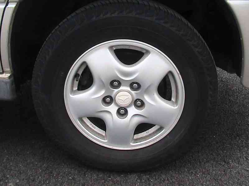 MAZDA MPV I LV 2,5 TD - foto 20